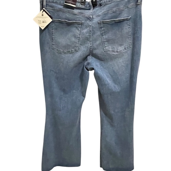 Ava & Viv Women's Plus Size 24 High-Rise Flare Jeans BoxCI - Picture 7 of 9